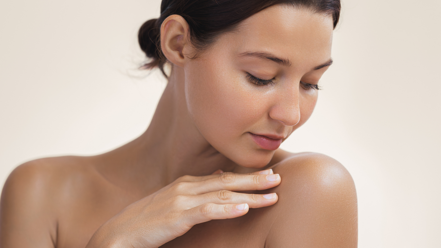 ¿Sabías que los aceites son ideales para el verano? Una textura que apasiona para el cuidado decuerpo y rostro.